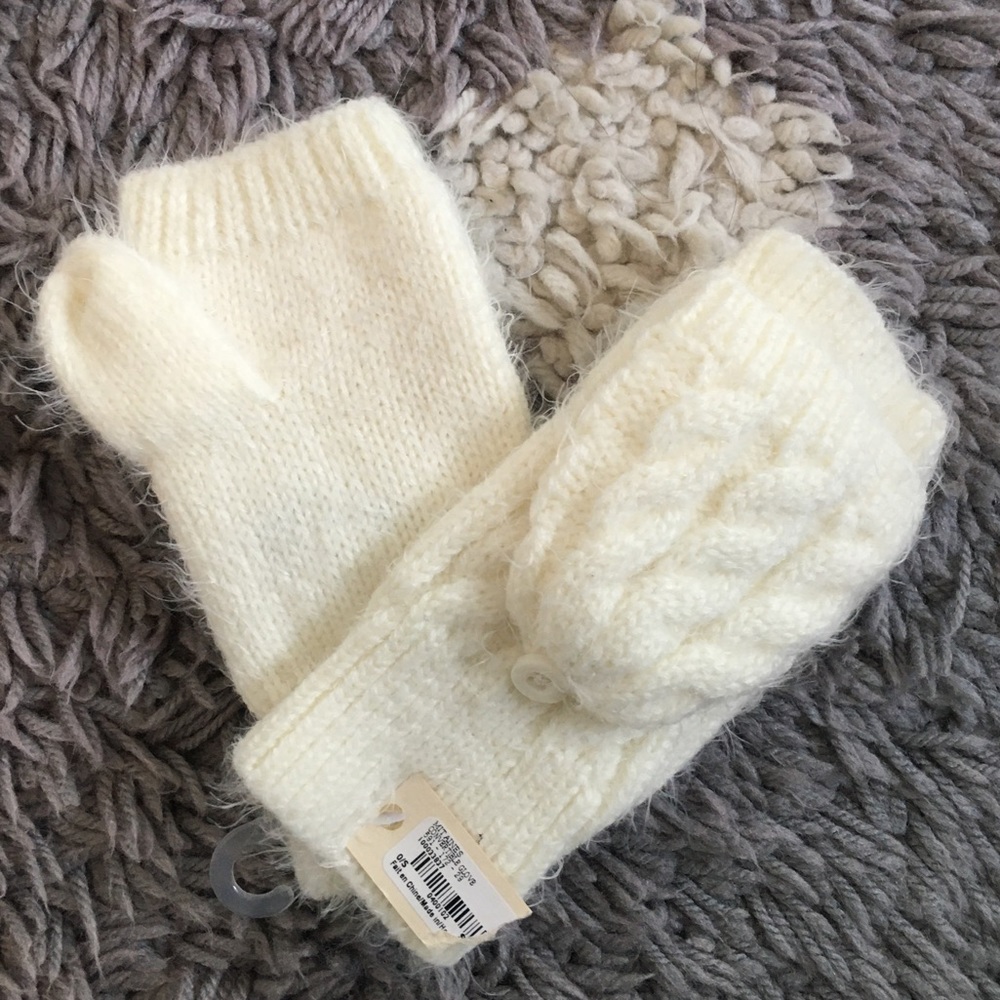 🆕 Garage white cable-knit convertible mittens